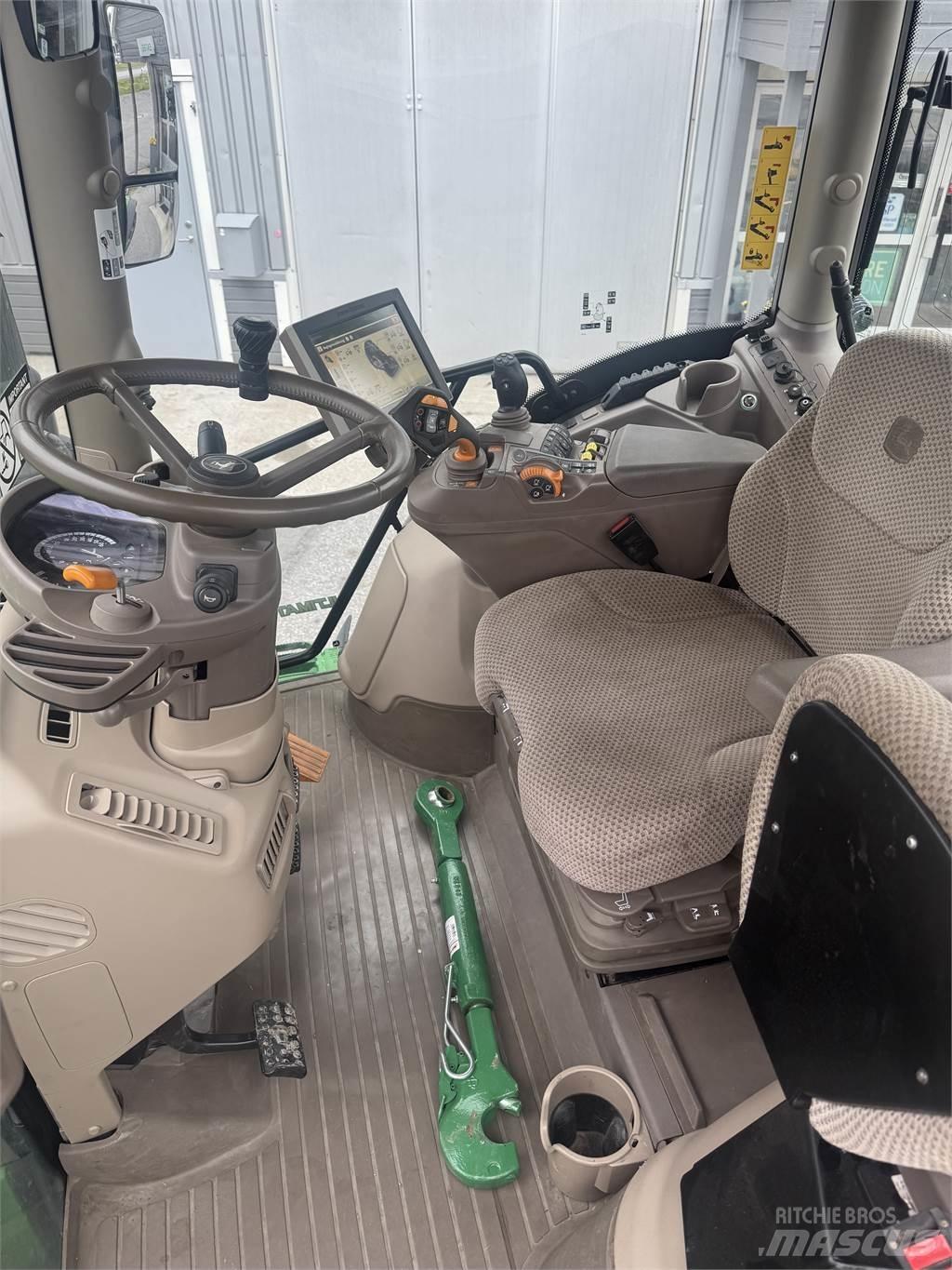 John Deere 6130R Tracteur
