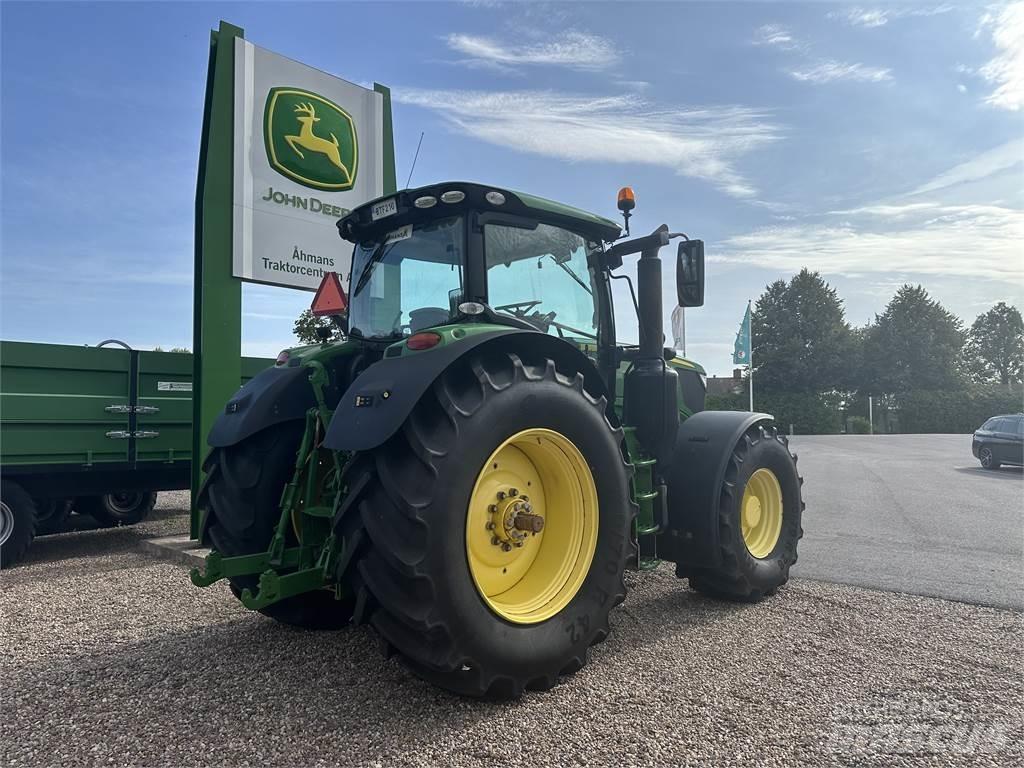 John Deere 6215R Tracteur