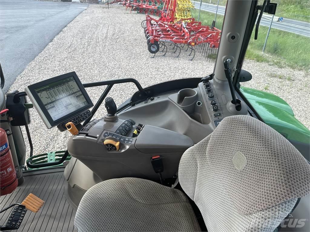 John Deere 6215R Tracteur