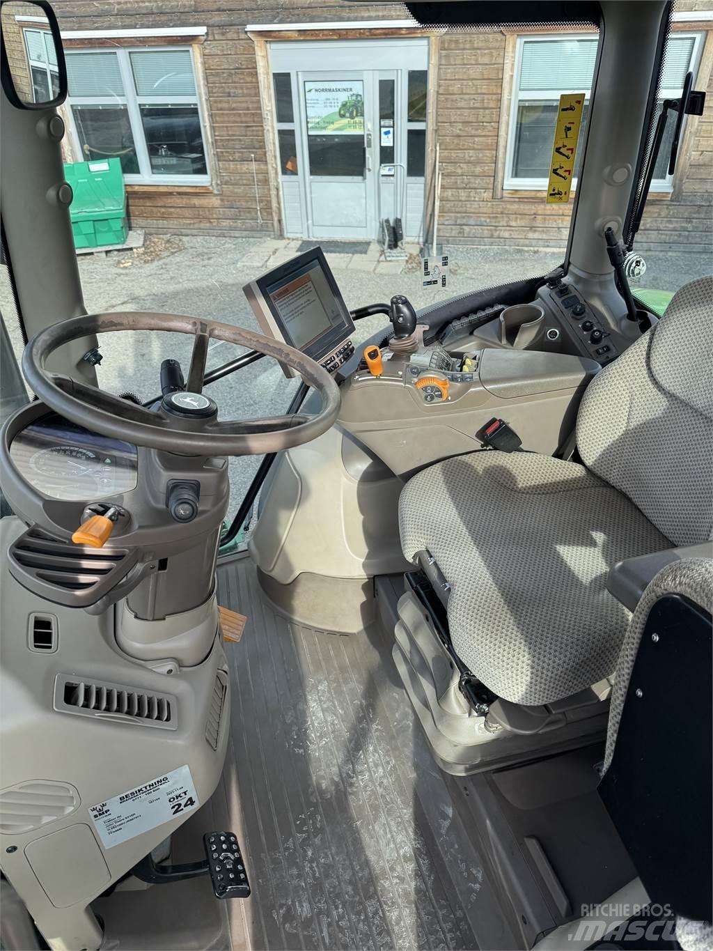 John Deere 6215R Tracteur