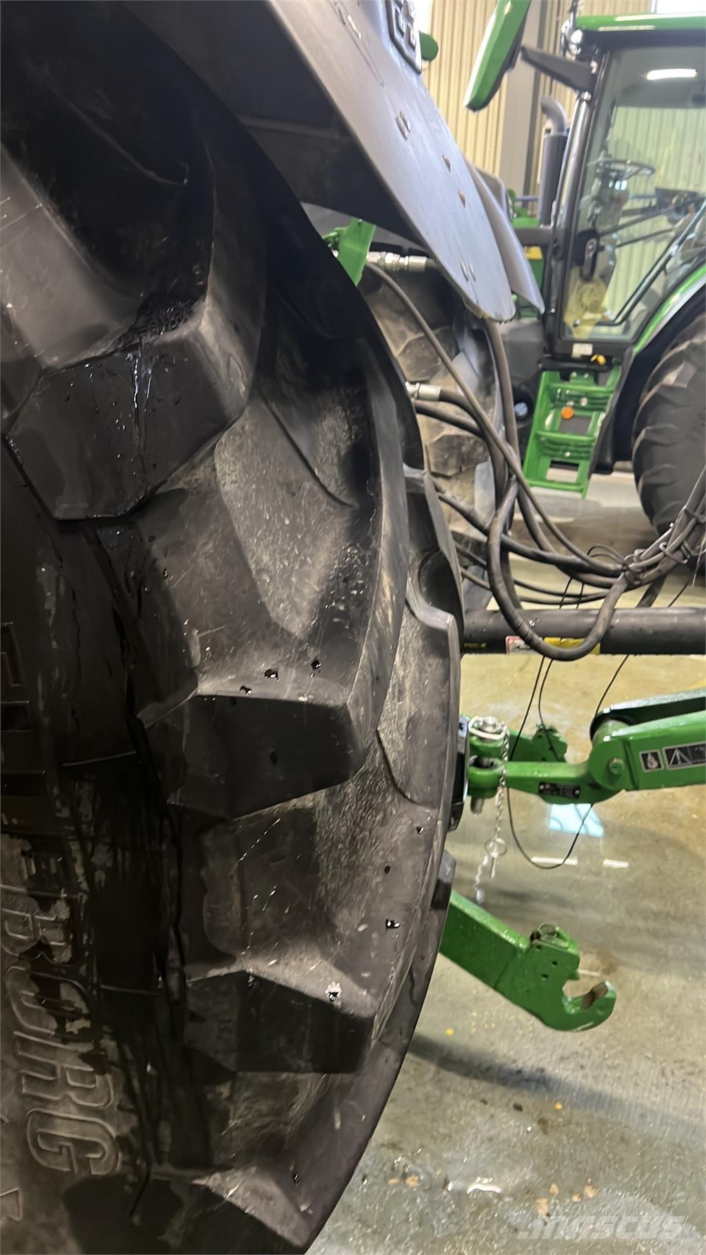 John Deere 6215R Tracteur