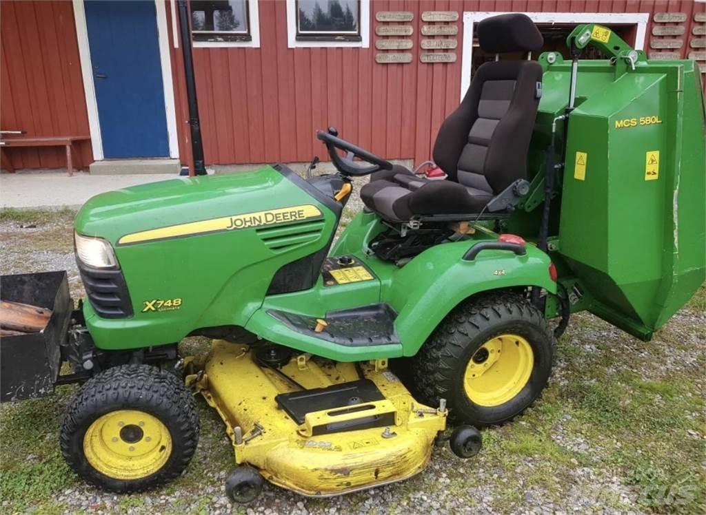 John Deere x748 Tondeuses montées