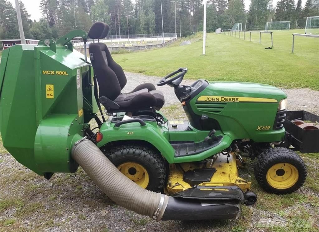 John Deere x748 Tondeuses montées