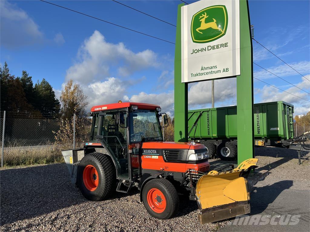 Kubota L4200 Entretien du sol - Autres