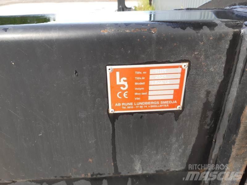 LS LÅNGSKOPA 160X80 SMS Autres équipements pour tracteur