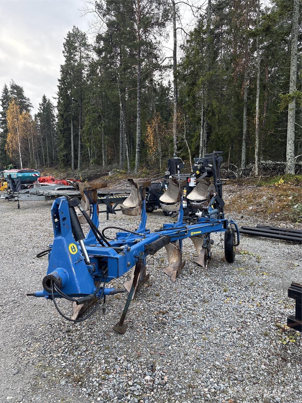 Överum CV 498 H Charrue réversible