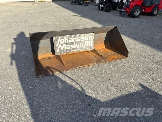  SNÖSKOPA 200 ÅLÖ TYP3 Autres équipements pour tracteur
