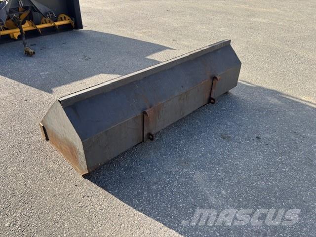  SNÖSKOPA 200 ÅLÖ TYP3 Autres équipements pour tracteur