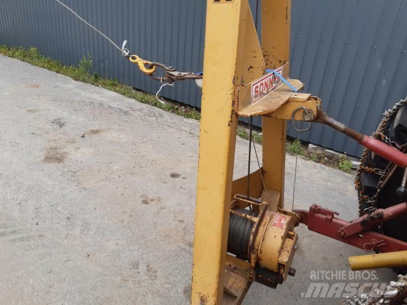 Sonnys STAR VINCH Remorque forestière avec grue