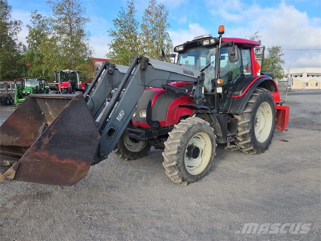 Valtra N121 Tracteur