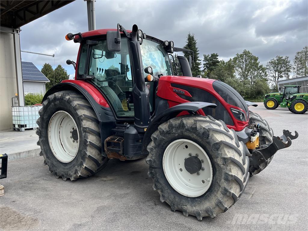 Valtra N174 Tracteur