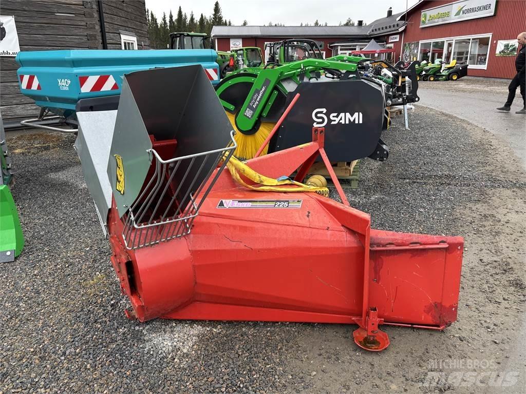 Vesko 225 Snöslunga Autres équipements pour route et neige