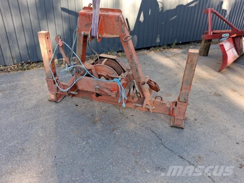  WINCH 3-PUNKT Remorque forestière avec grue