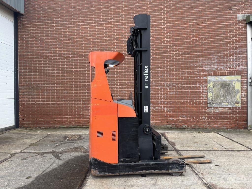 BT RRE 160 Chariot à mât rétractable