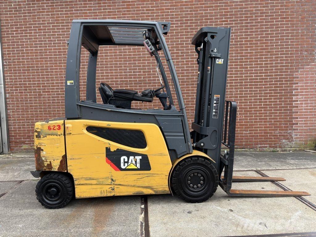 CAT 2EP5000 Chariots élévateurs électriques