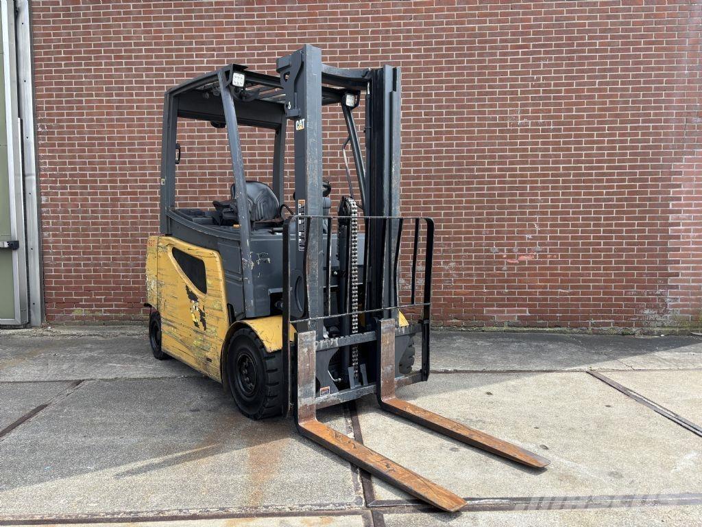 CAT 2EP5000 Chariots élévateurs électriques