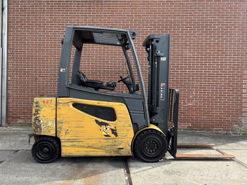 CAT 2EP5000 Chariots élévateurs électriques