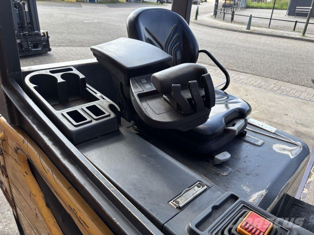 CAT 2EPC5000 Chariots élévateurs électriques