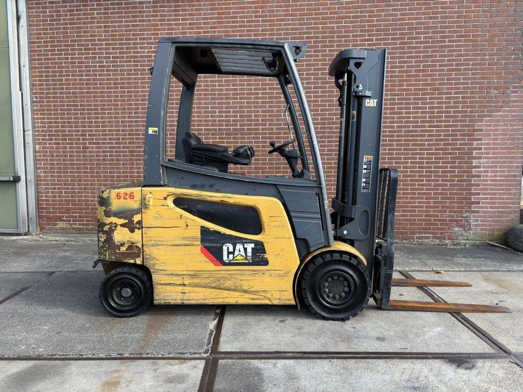 CAT 2EPC5000 Chariots élévateurs électriques