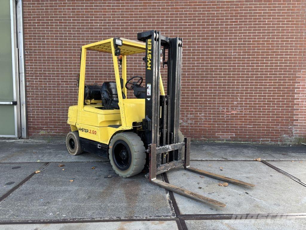 Hyster H2.50XM Chariots GPL