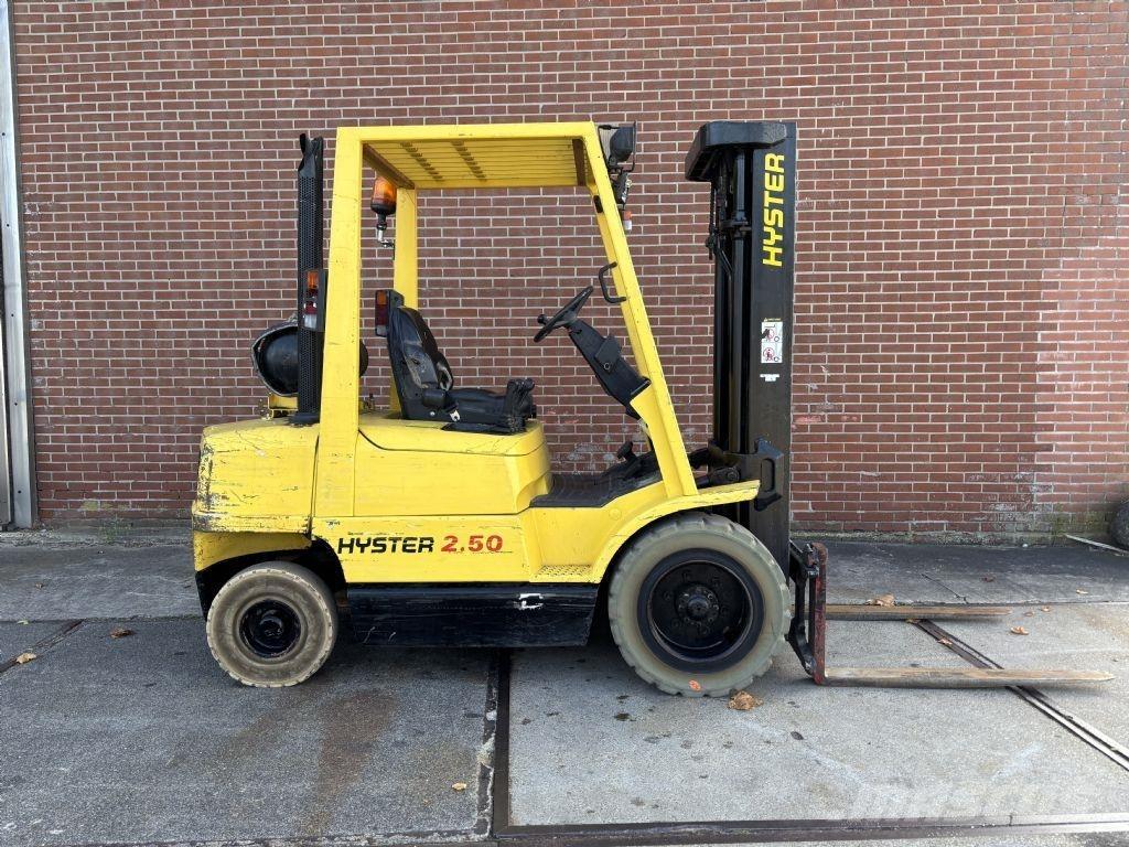Hyster H2.50XM Chariots GPL