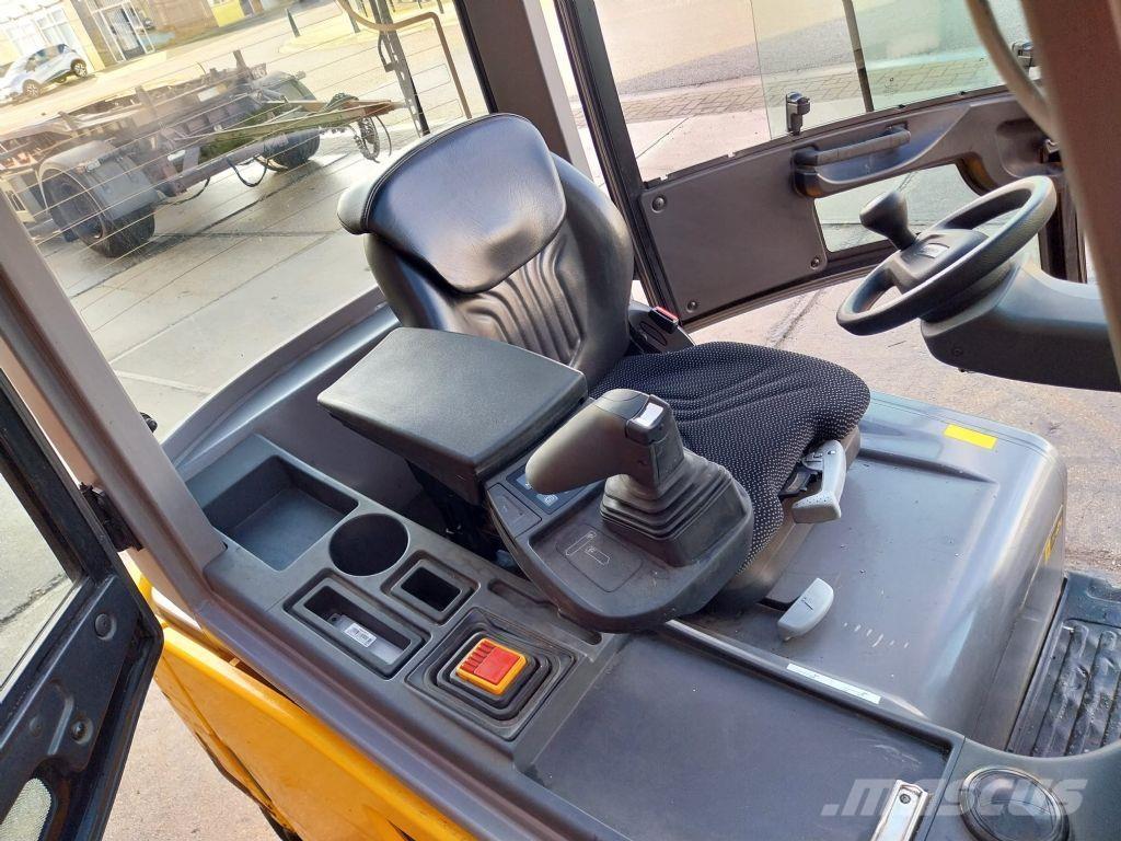 Jungheinrich EFG 320 Chariots élévateurs électriques