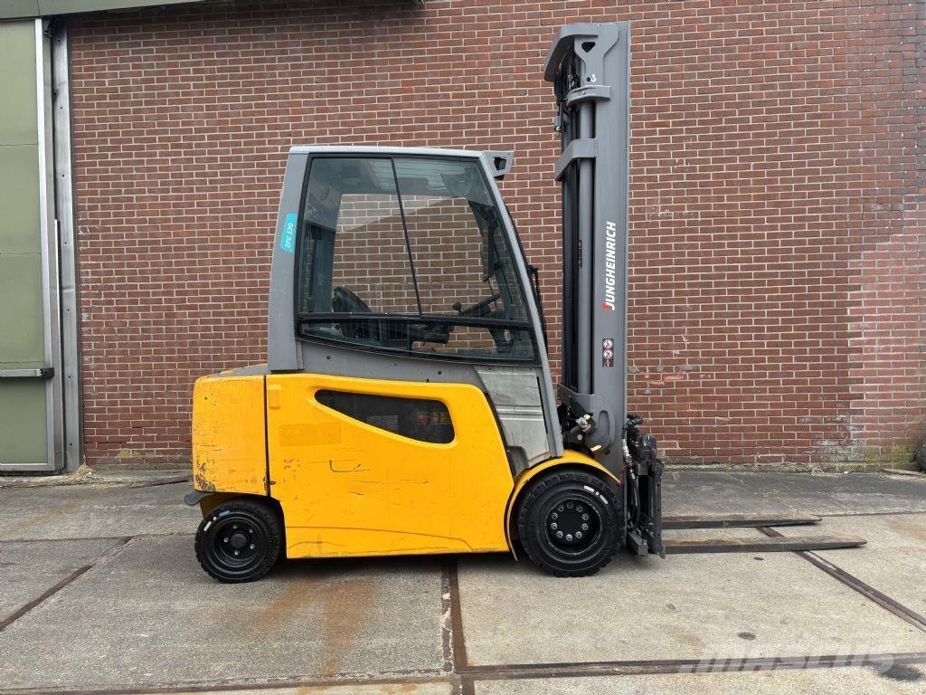 Jungheinrich EFG S30 Chariots élévateurs électriques