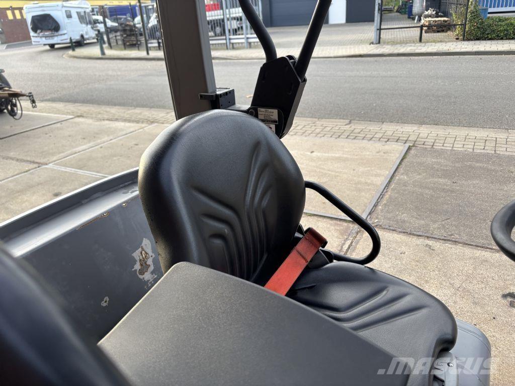 Jungheinrich EFG320 Chariots élévateurs électriques