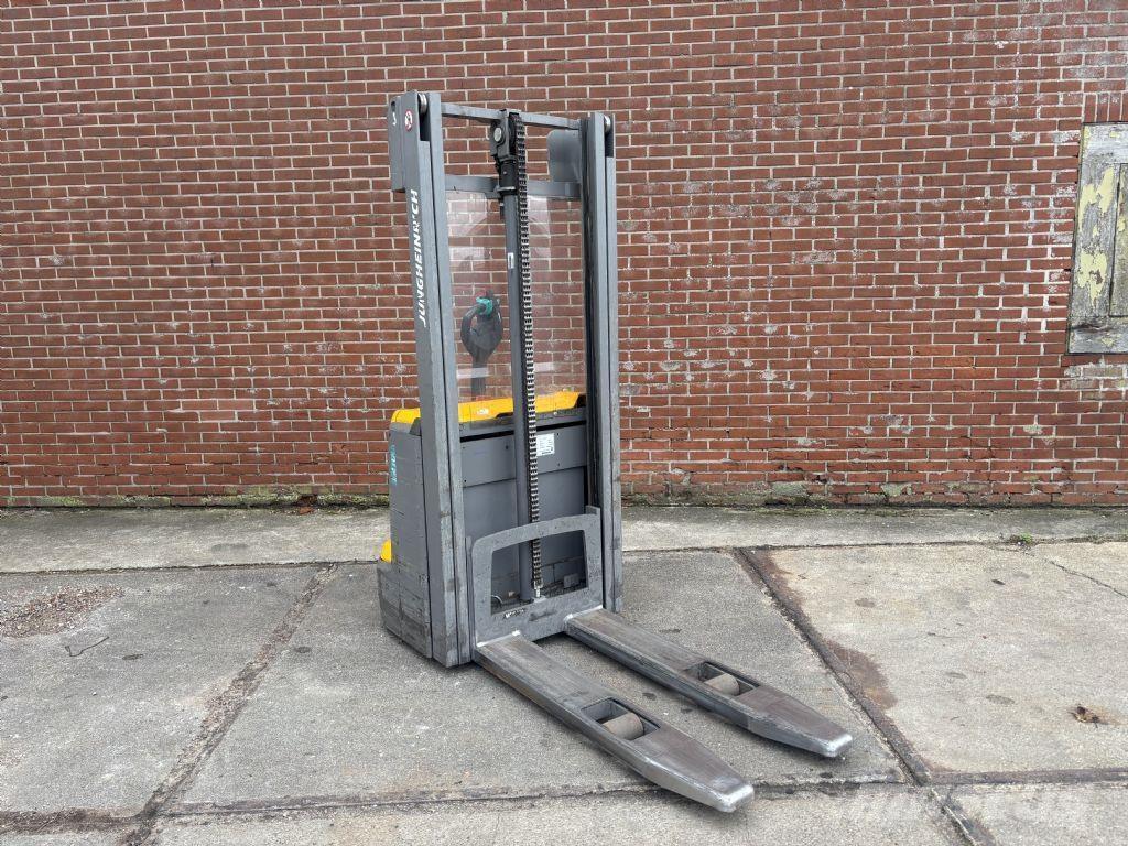 Jungheinrich EJC 112 Gerbeur accompagnant