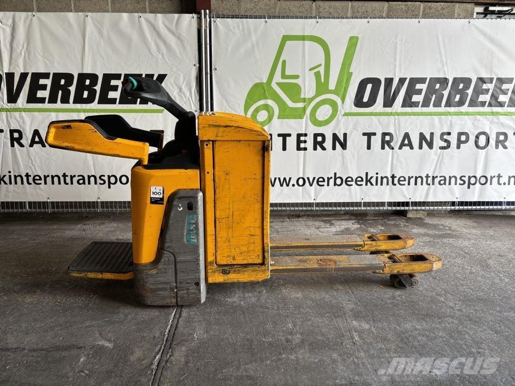 Jungheinrich ERE 225 Gerbeurs Automoteurs