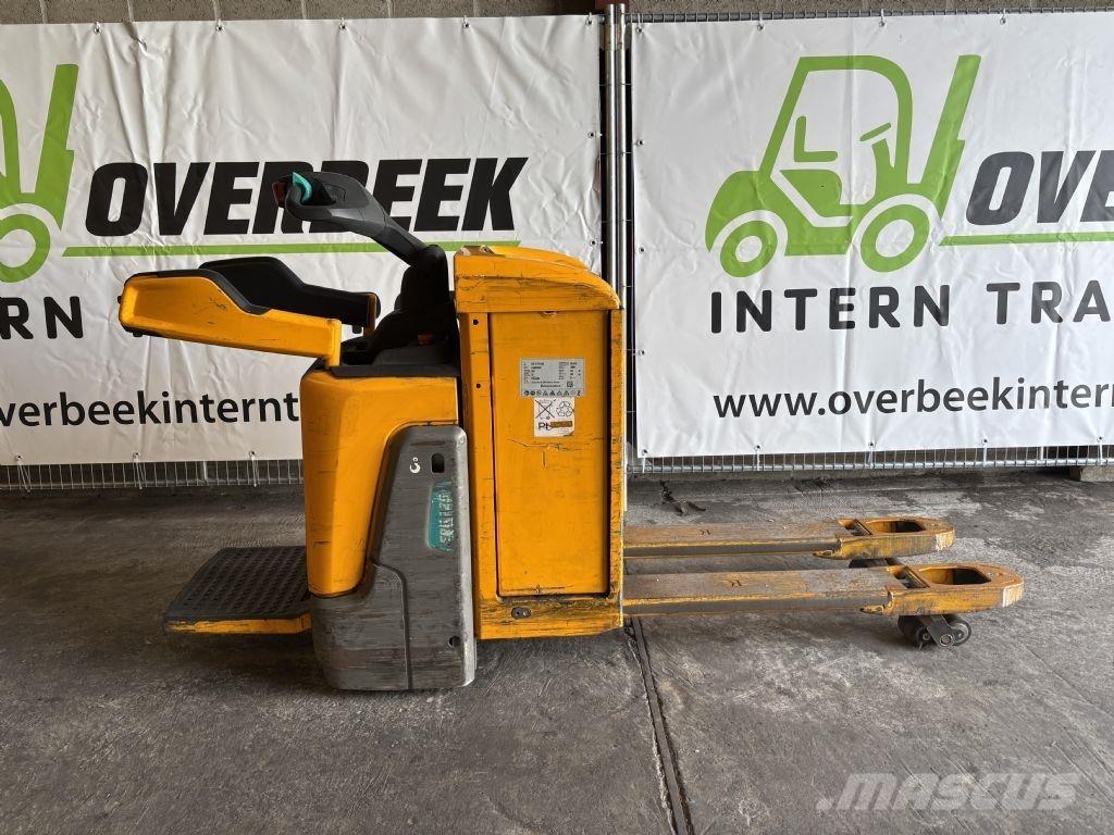 Jungheinrich ERE 225 Gerbeurs Automoteurs