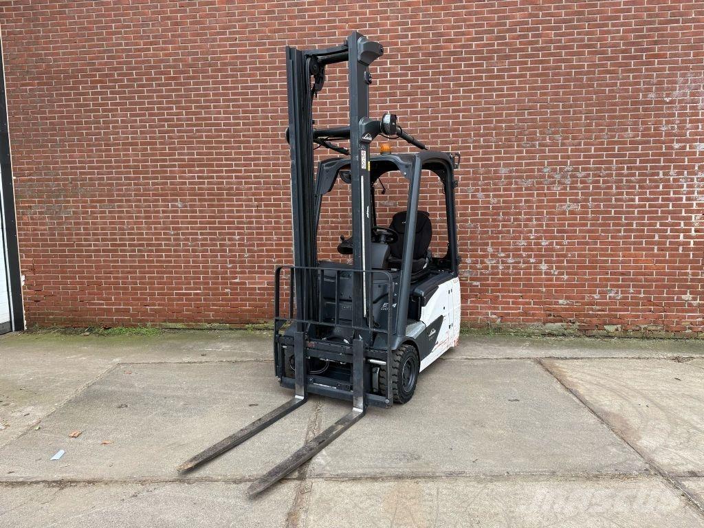 Linde E14-02 Chariots élévateurs électriques
