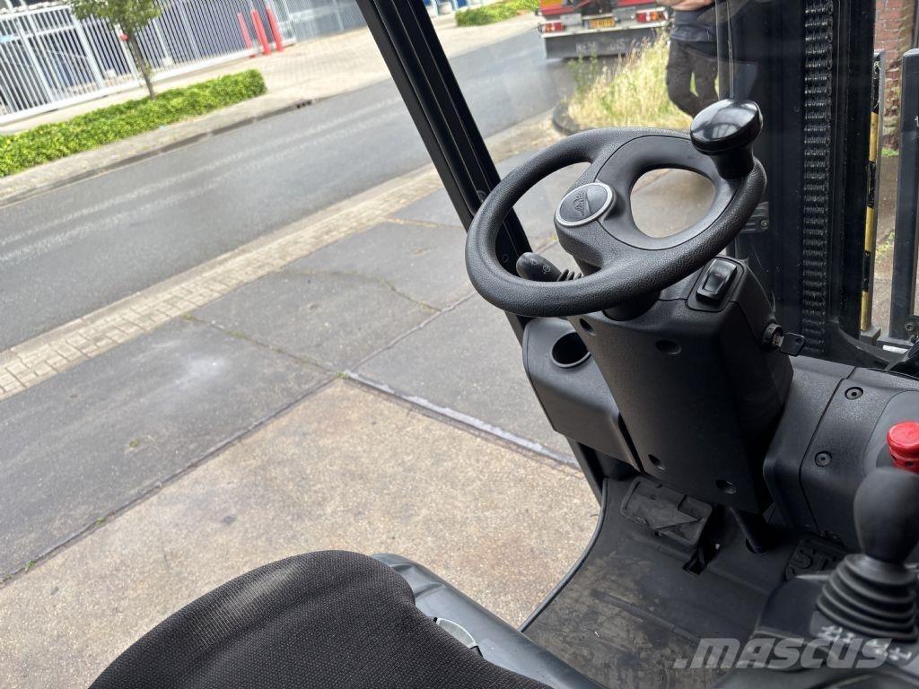 Linde E25HL-01/600 Chariots élévateurs électriques