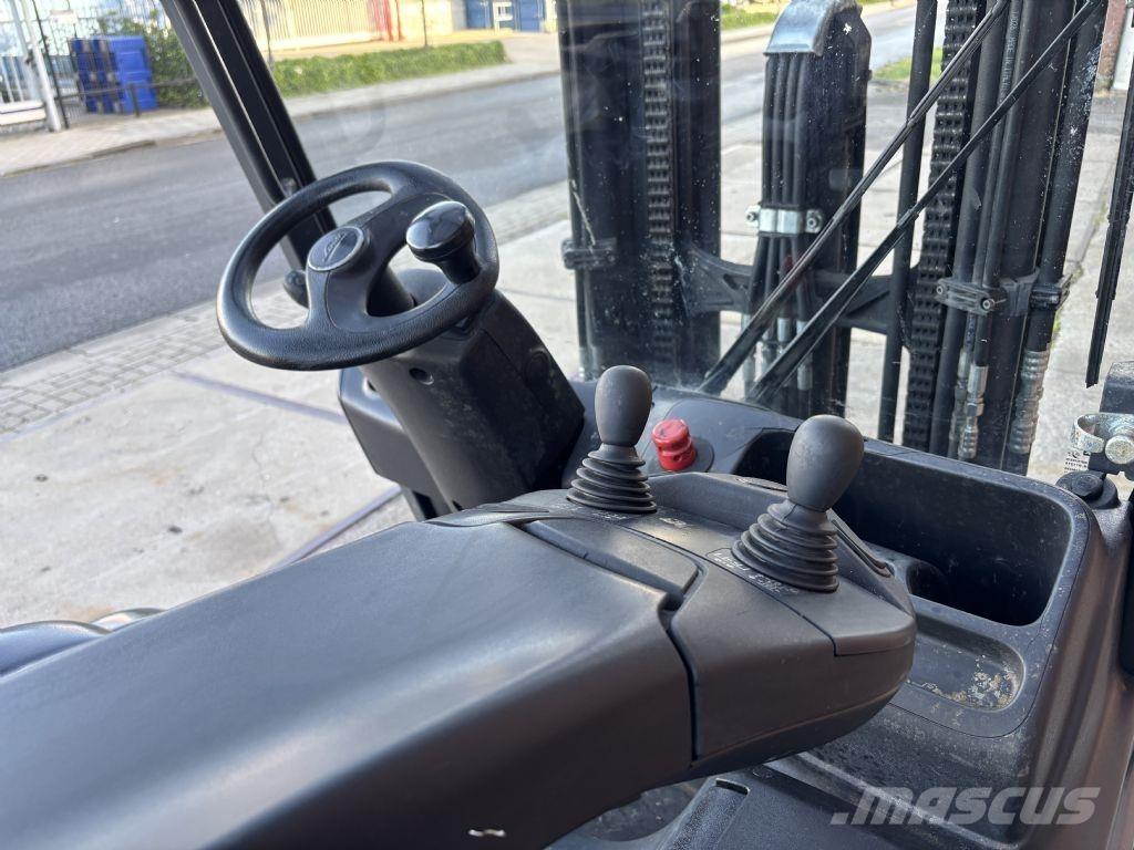Linde E25HL-01/600 Chariots élévateurs électriques