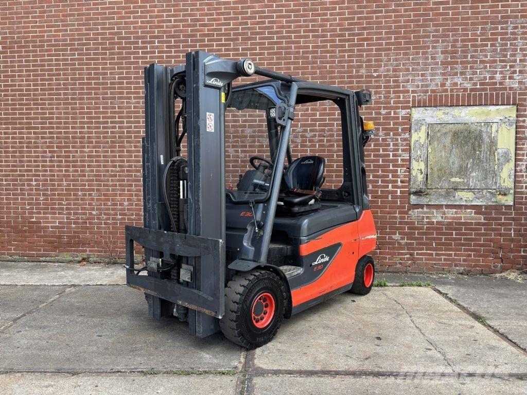 Linde E30-01 Chariots élévateurs électriques