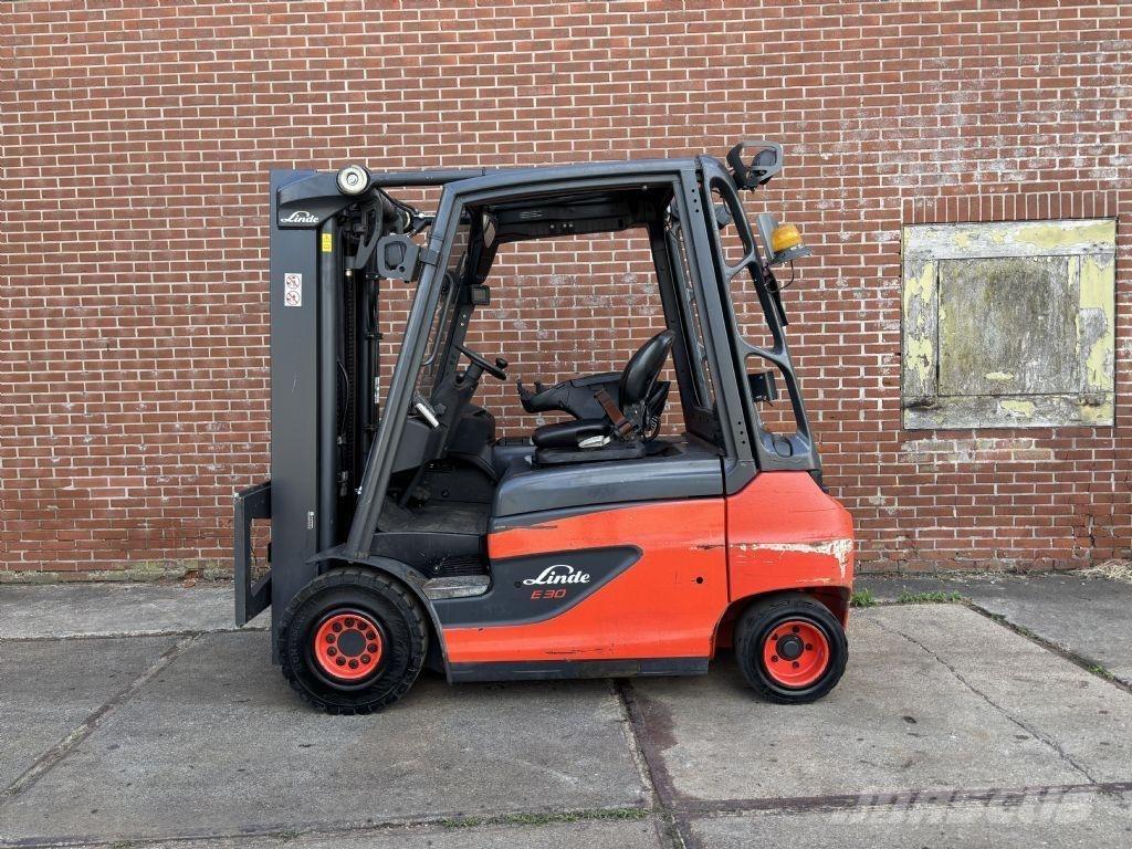 Linde E30-01 Chariots élévateurs électriques