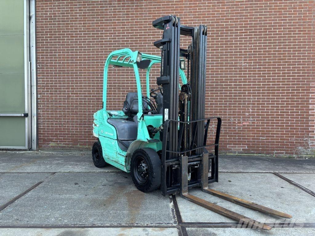 Mitsubishi FD25N Chariots diesel