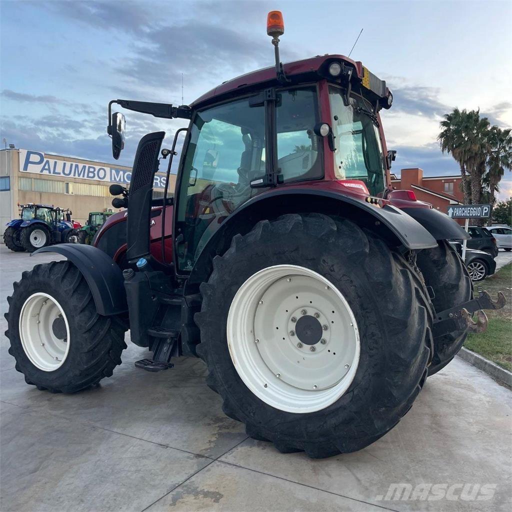 Valtra N174 Tracteur