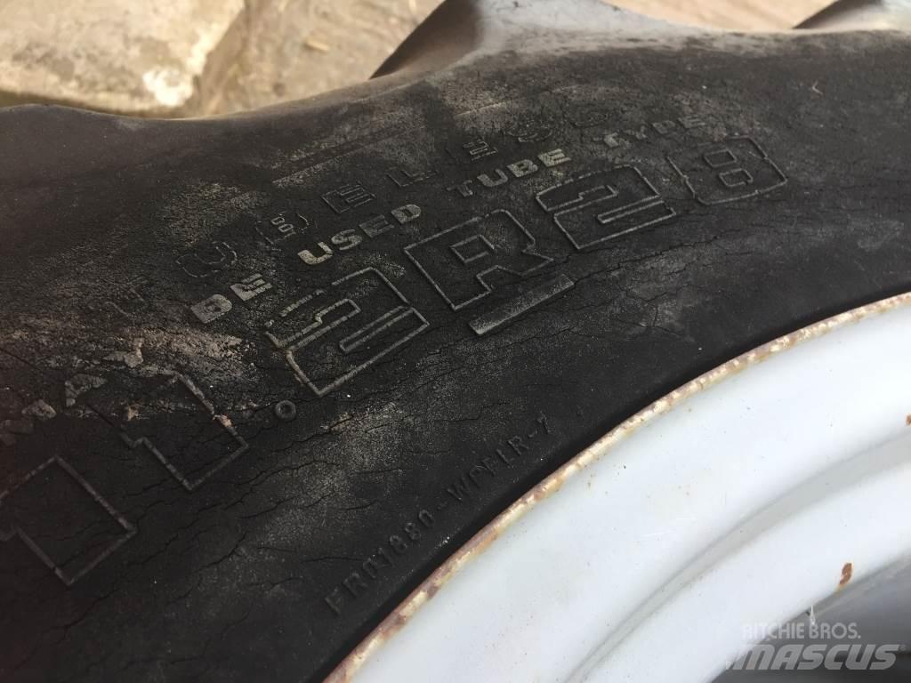 Goodyear  Autres équipements pour tracteur