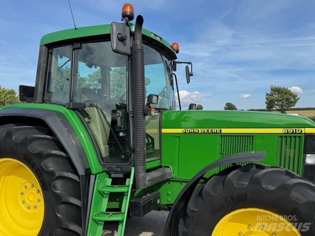 John Deere 6910 Tracteur