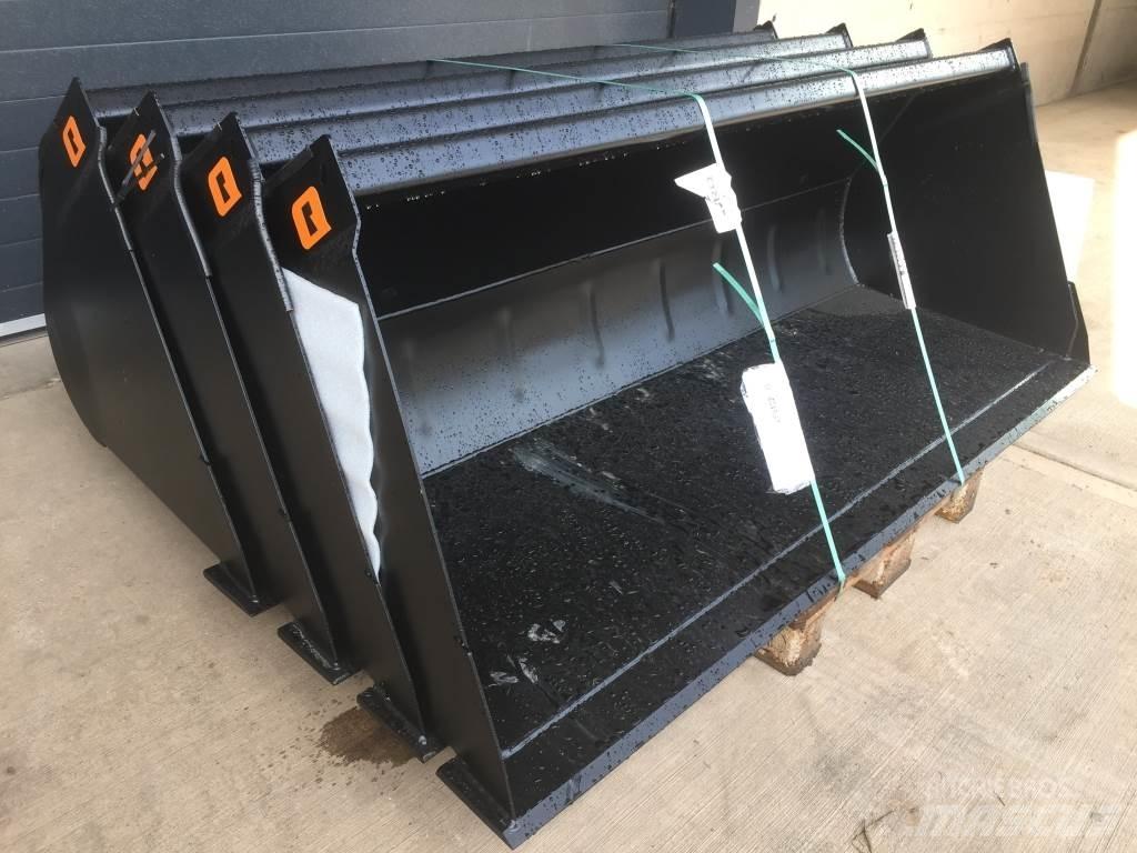 Quicke 8210 III Autres équipements pour tracteur
