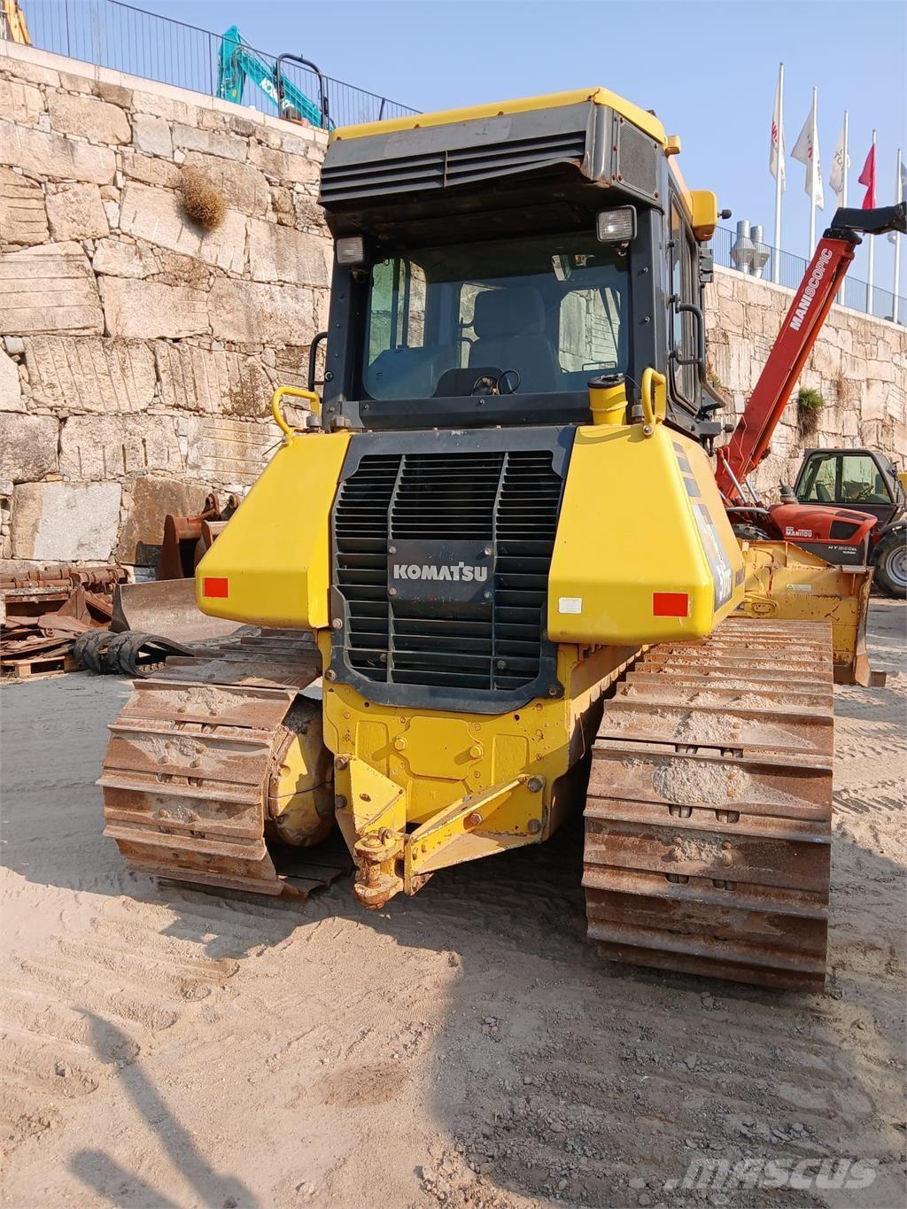 Komatsu D51PXI-22 Poseur de canalisation