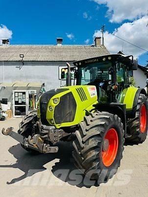 CLAAS ARION 640 Tracteur