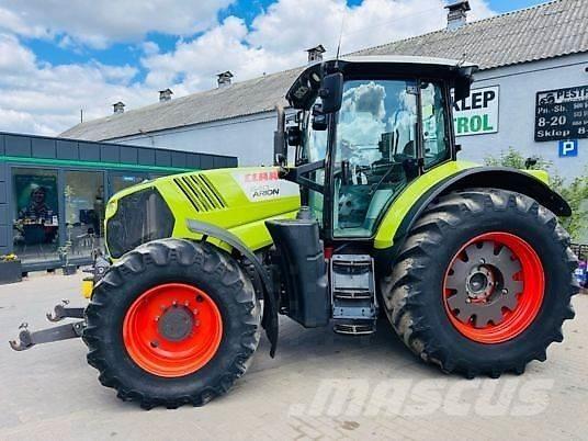 CLAAS ARION 640 Tracteur