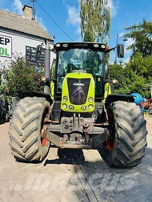 CLAAS ARION 640 Tracteur
