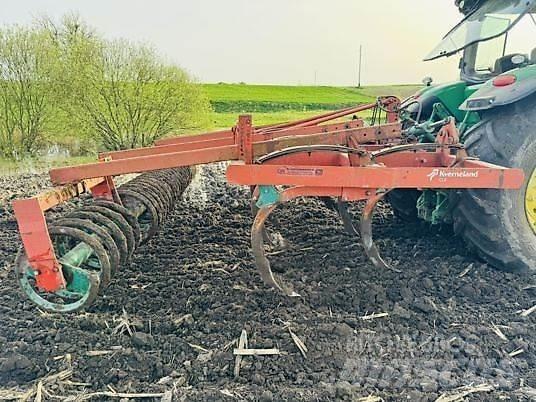Kverneland CLB Déchaumeur, cultivateur