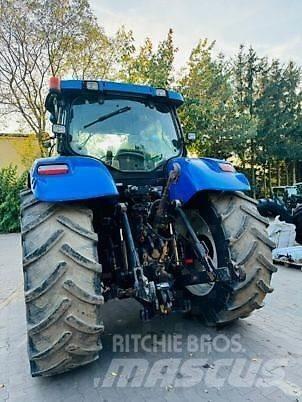 New Holland T7030 Tracteur