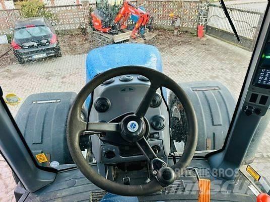 New Holland T8040 Tracteur