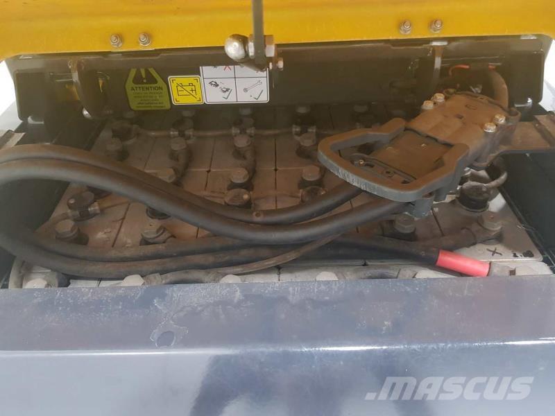 Aisle-Master 15NE RENTAL Chariot élévateur étroit