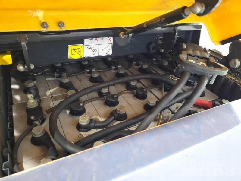 Aisle-Master 15SE Chariot élévateur étroit